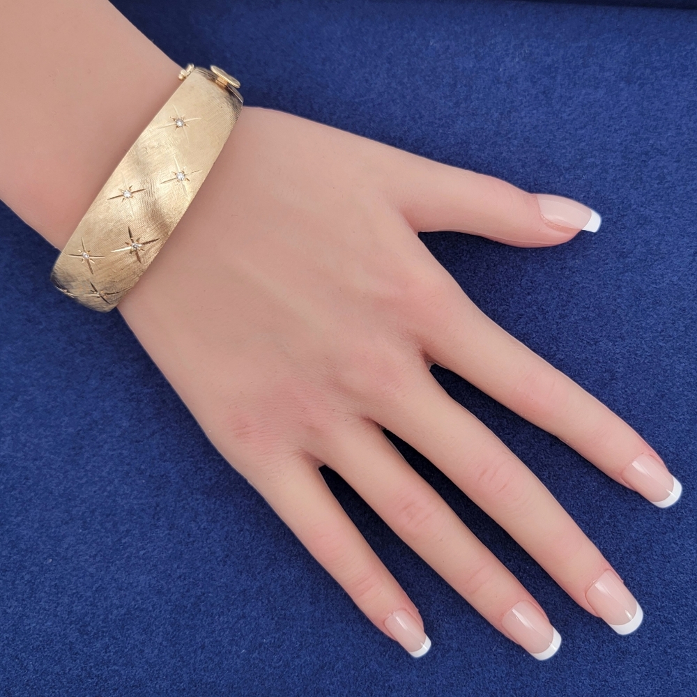 Vintage Mid Century Diamond Starburst 14k Gold Florentine Chunky Bangle Bracelet